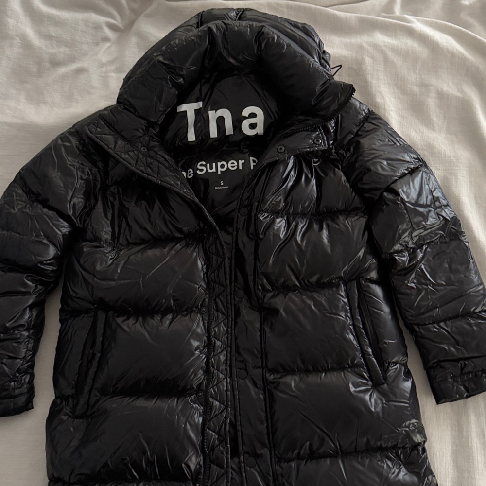 Aritzia Super Puff Hi gloss, Mid length